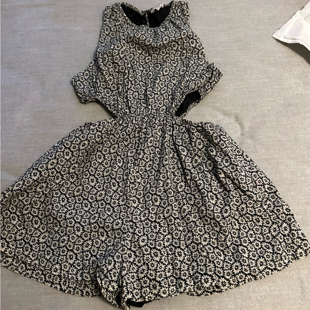 American Eagle Outfitters Black and White Floral Romper